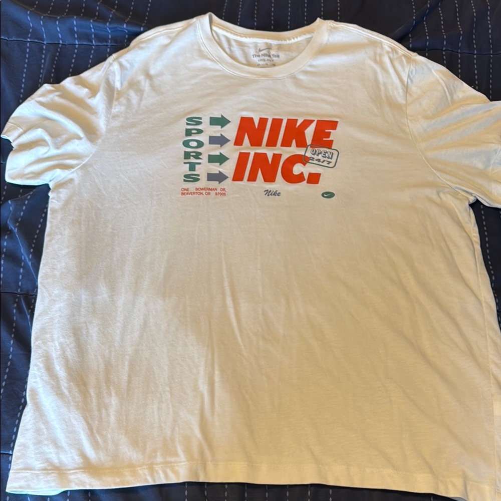 Nike White Short Sleeve Tee XXL